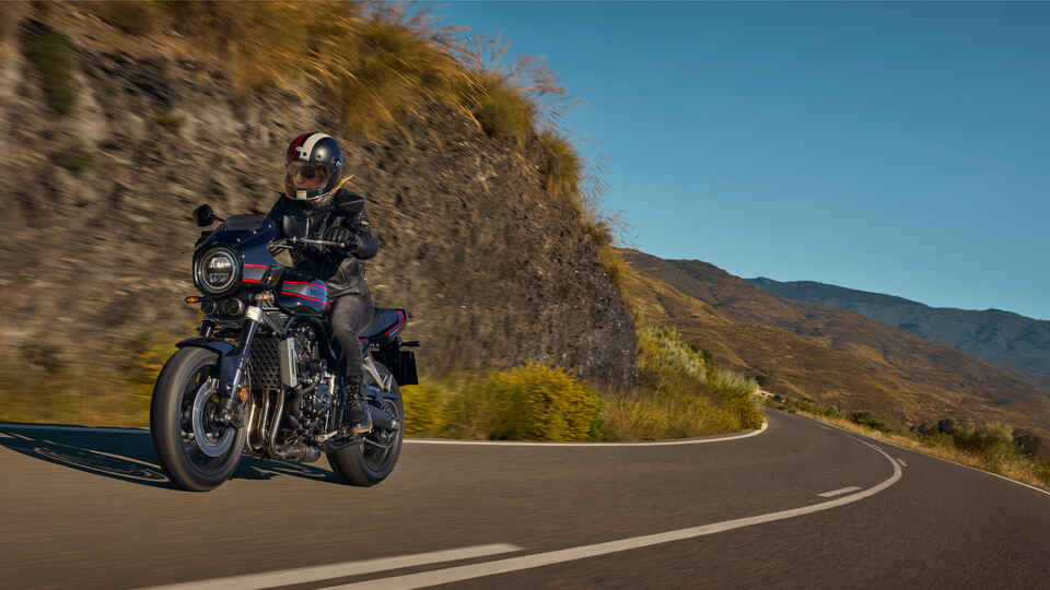 Neues Honda RetroNakedbike CB1000F